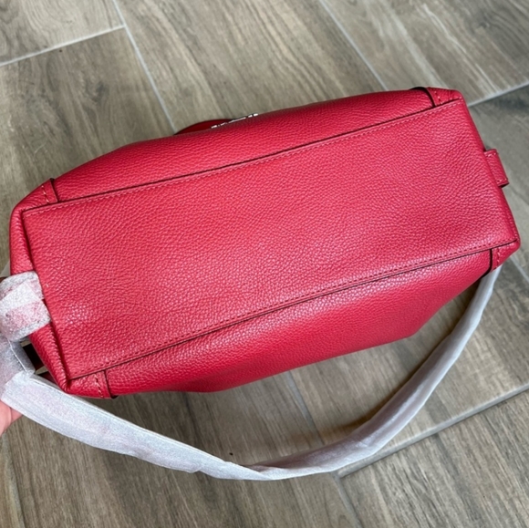 COACH NWT!! Edie 28 in Washed Red Pebble Leather Hobo Shoulder Bag # 57124 - Picture 7 of 16